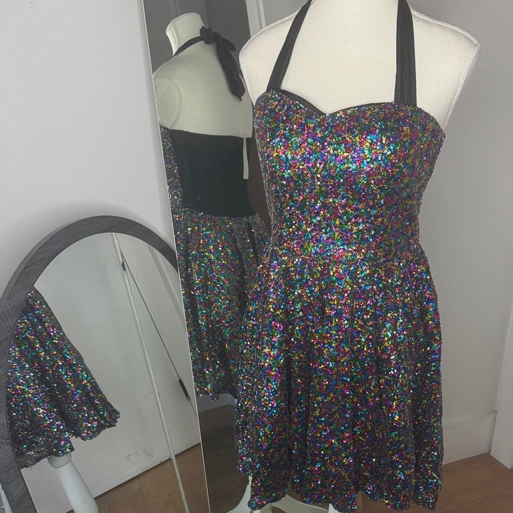 Sequin Mini -  Chi Chi London Colorful Sequin Halter Party Dress - NWT - Sz 6 - Picture 1 of 4